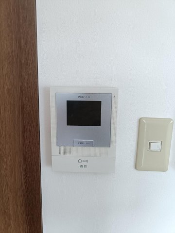 セキュリティ　モニター付きインターホンで来客の確認もバッチリです
