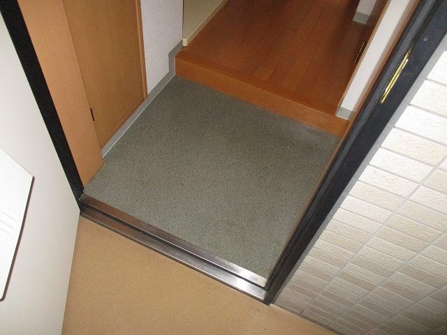 玄関　反転間取参照