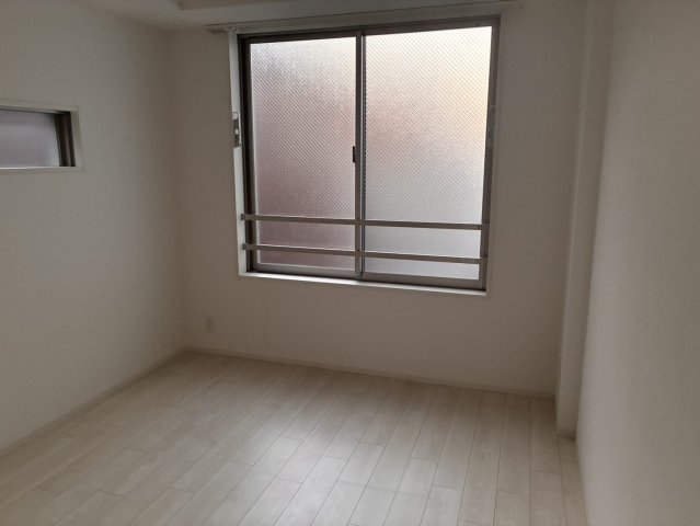 ルミナスパレス千代田の居間写真