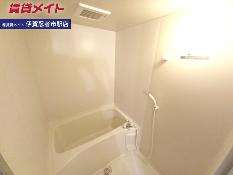バス・シャワールーム　別部屋参考写真となります。