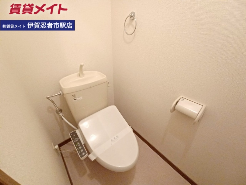 トイレ　別部屋参考写真となります。