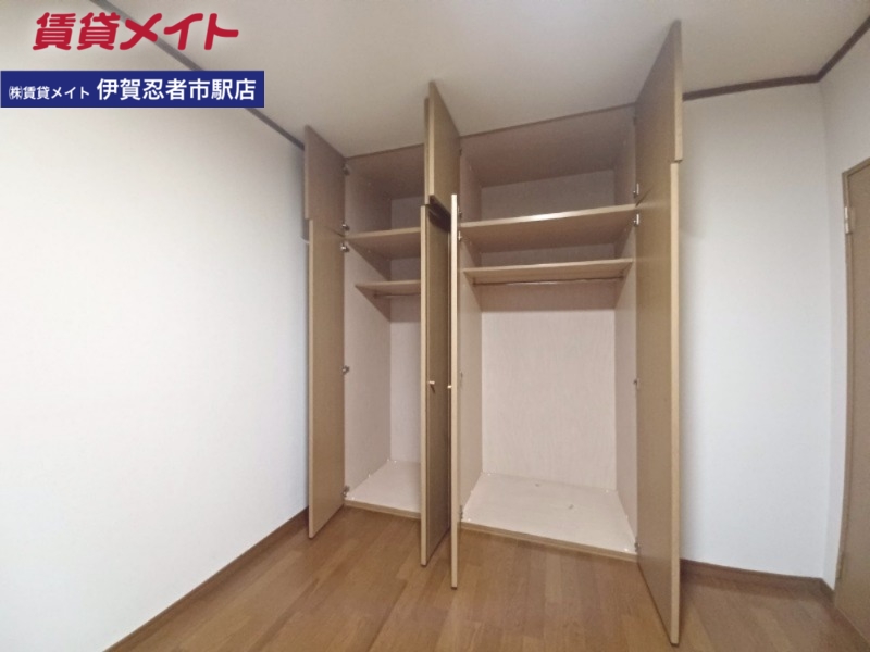 収納　別部屋参考写真となります。