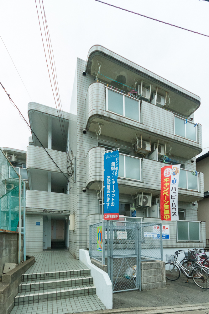 建物外観　福大＆駅近いです。コンビニ・スーパーも近いので学生さんに大変
