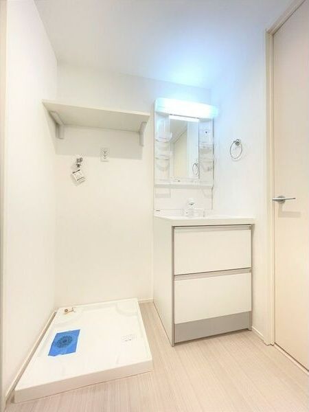 洗面設備　同タイプの別号室写真です