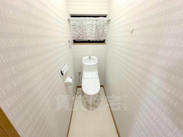 近鉄南大阪線 高鷲駅 徒歩12分 2階建 築27年のトイレ写真