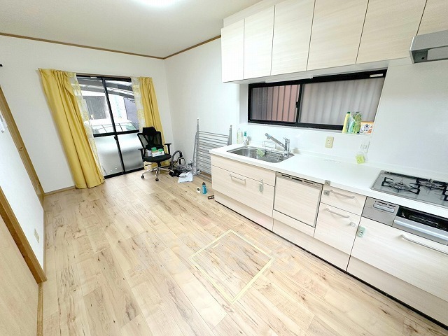 近鉄南大阪線 高鷲駅 徒歩12分 2階建 築27年の居間写真