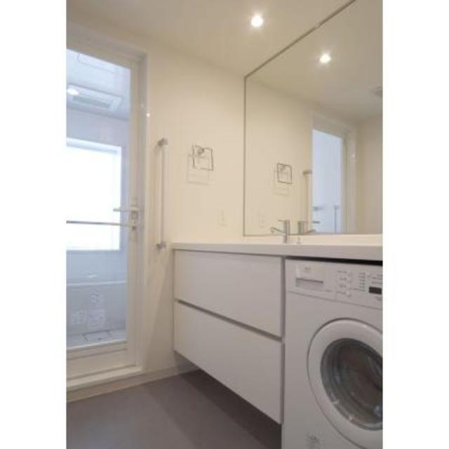 洗面設備　※写真は同タイプ住戸です。