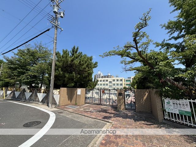 小学校　岩塚小学校（小学校）まで551m