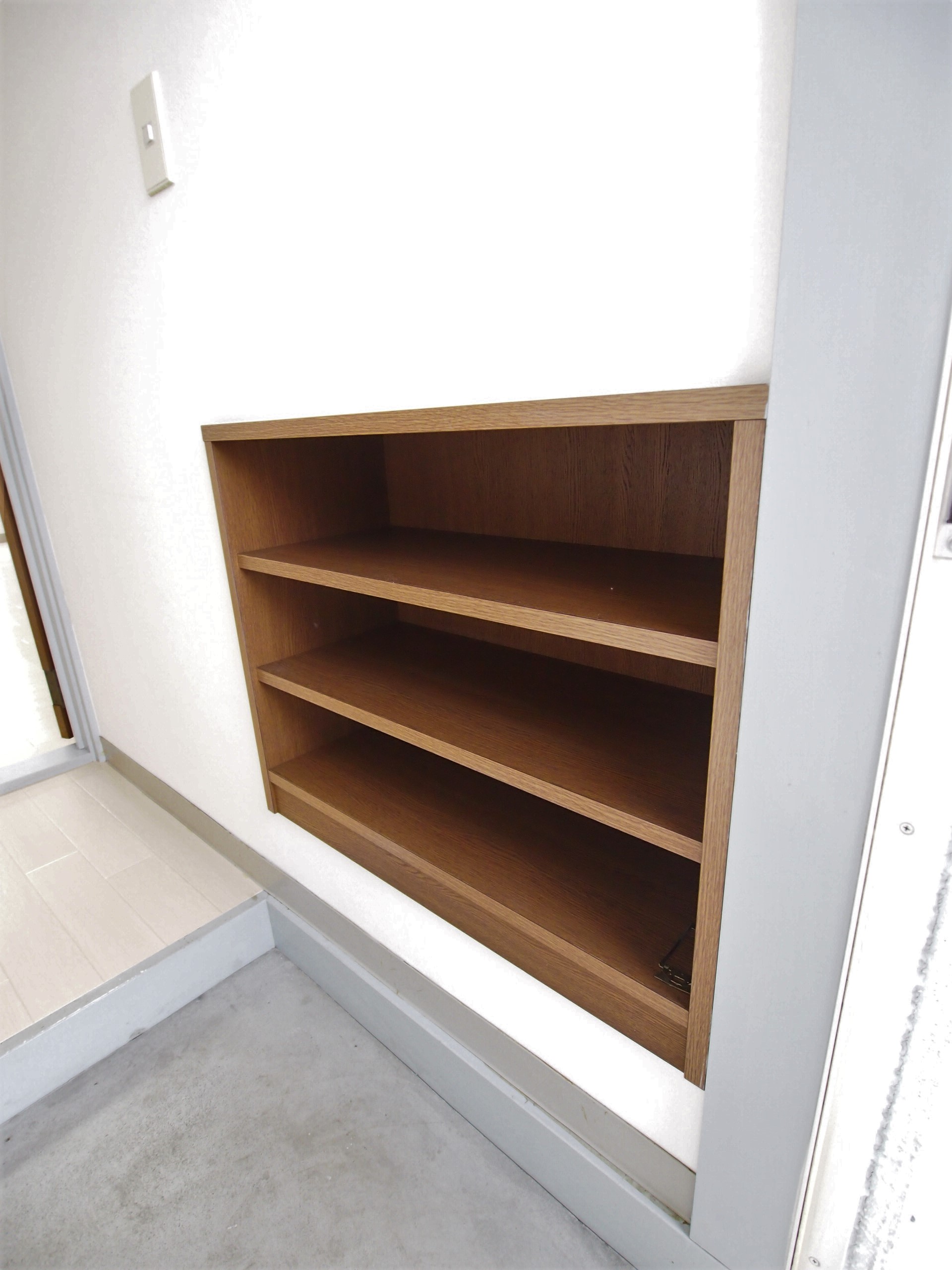 玄関　シューズBOXがあると玄関がスッキリ片付きますね。