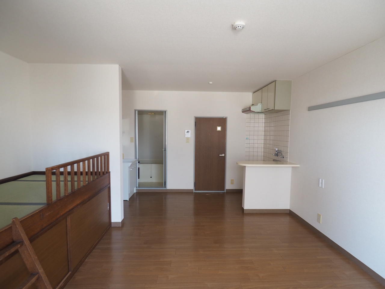 居室・リビング　居室８帖　使い勝手の良いお部屋です。