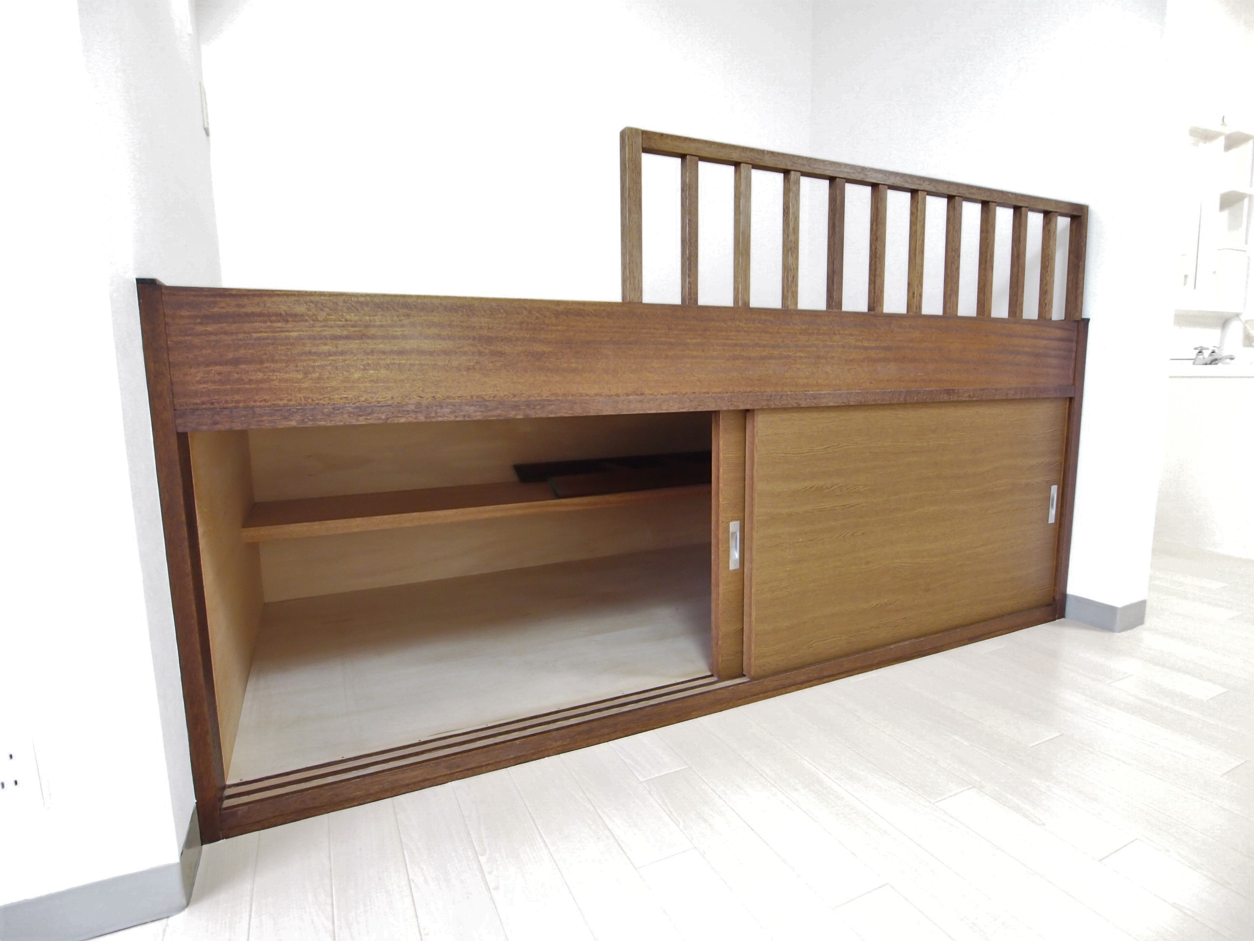 収納　小分の収納BOXを使うと、スッキリ荷物が整いますね。