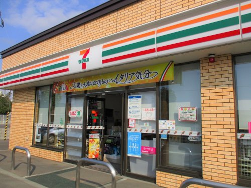 コンビニ　セブンイレブン札幌厚別東2条店（コンビニ）まで411m