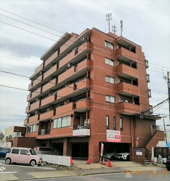 名古屋市北区金城町のマンションの建物外観