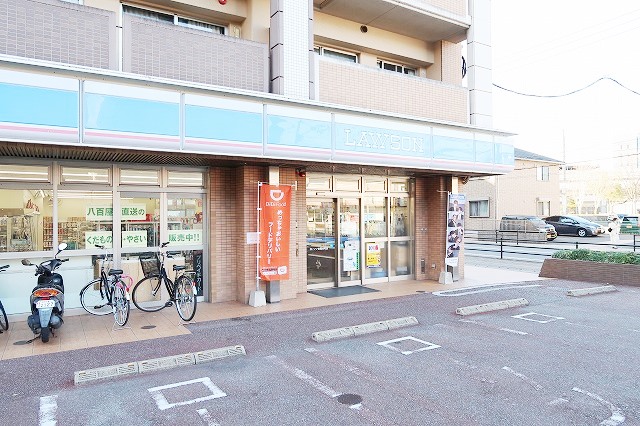 【エンクレスト吉塚駅前IIのコンビニ】