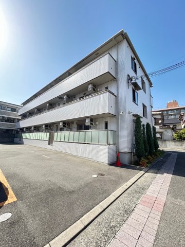 茨木市新中条町のアパートの建物外観