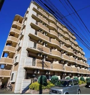 福岡市博多区板付のマンションの建物外観