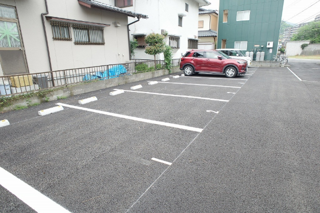 【熊本市西区島崎のアパートの駐車場】