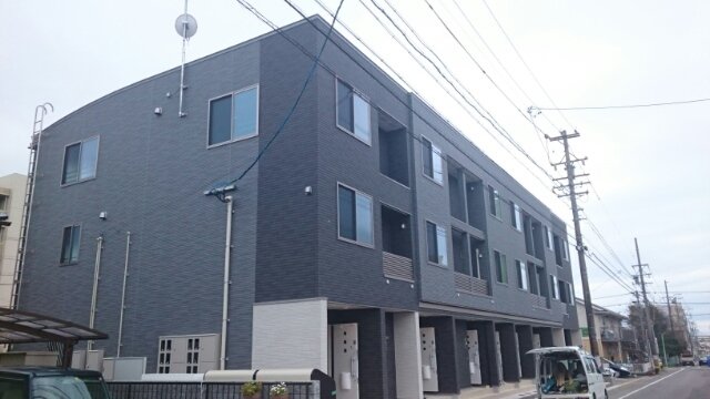 名古屋市緑区鳴子町のアパートの建物外観