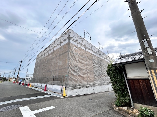 久世郡久御山町藤和田のアパートの建物外観