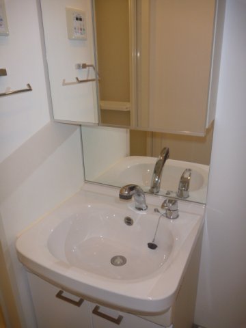 洗面設備　忙しい朝には欠かせない洗面所です