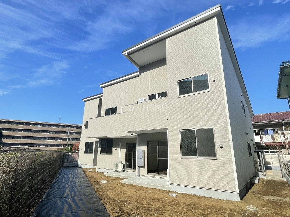 【小平市学園西町のアパートの建物外観】