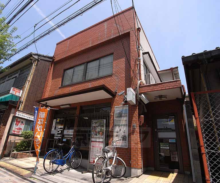 【京都市北区紫野西御所田町のマンションの郵便局】