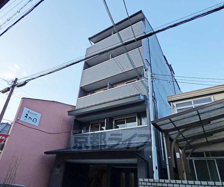 京都市上京区大上之町のマンションの建物外観