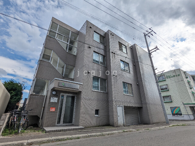 札幌市西区山の手二条のマンションの建物外観