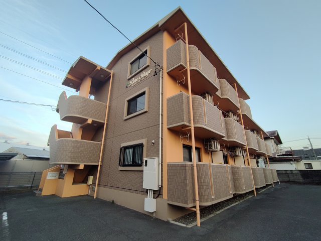 【ピュアステージの建物外観】