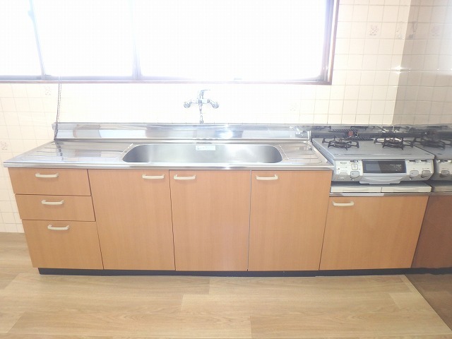 キッチン　２口コンロ付き☆