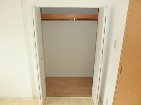 ジュネスト１番館・２番館　収納　クローゼット