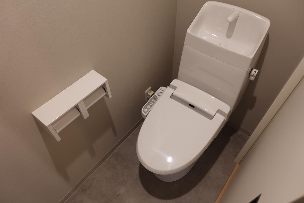 トイレ　モデル写真