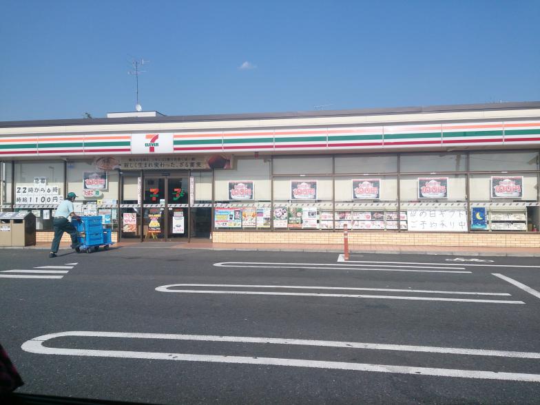 コンビニ　セブンイレブン 足立伊興2丁目店（コンビニ）まで600m