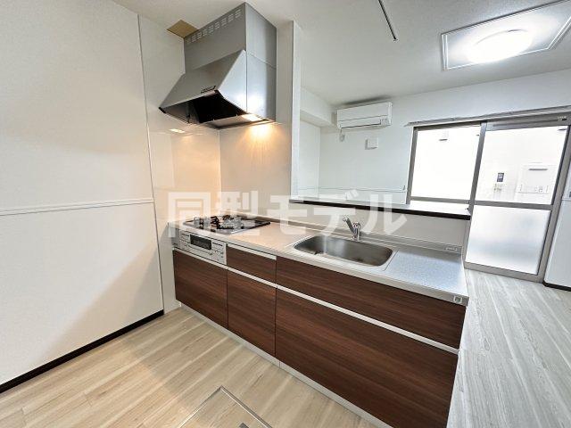 キッチン　システムキッチン　※同型モデル