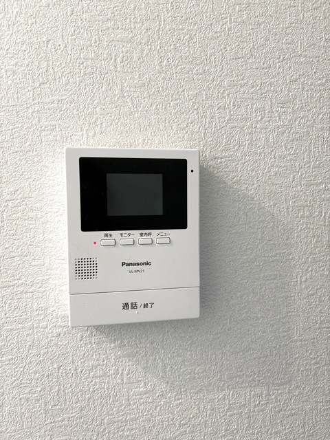 セキュリティ　ＴＶモニタ付インターホン付なので突然の来訪者が来ても安心◎