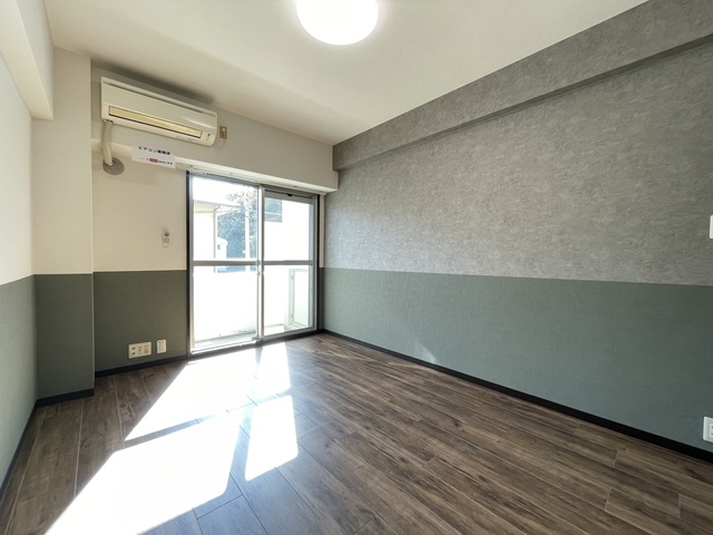 居室・リビング　南向きで日当たり良好なお部屋！暖かな日差しが入ります♪