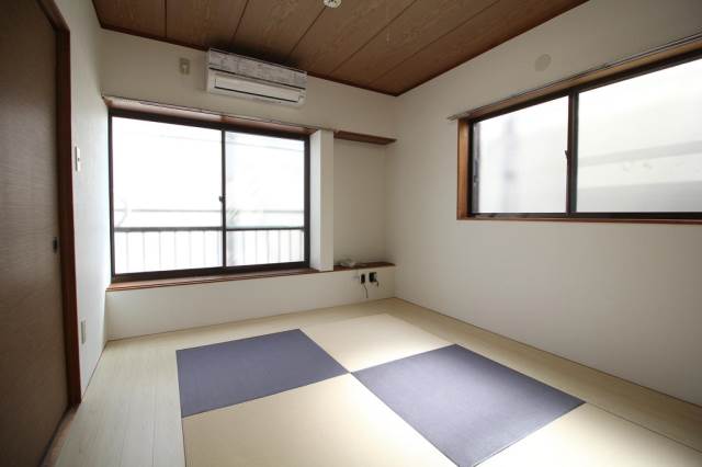 居室・リビング　2面採光で風通りも◎