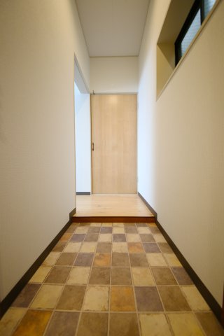 その他　広々とした玄関です♪