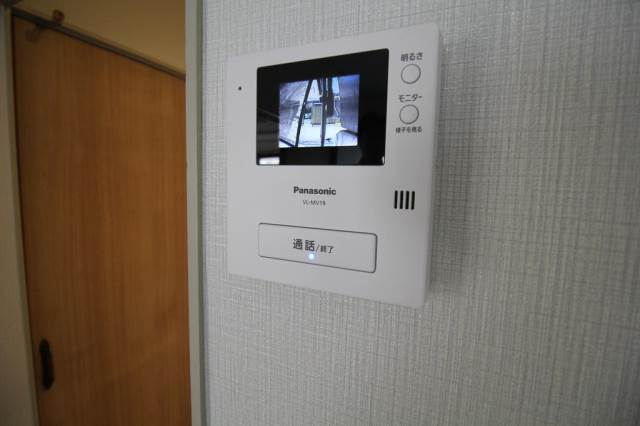 セキュリティ　訪問者の顔が見えるモニター付きインターホン♪