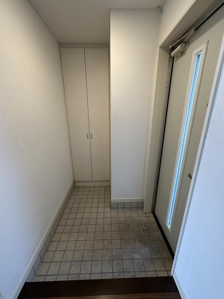 玄関　写真は同タイプの別部屋です
