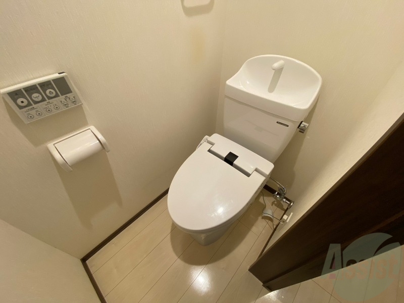 トイレ　トイレです。ウォシュレット付を探している方、おすすめです。