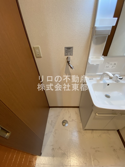 その他　洗濯機置き場は室内にあるので雨に濡れる心配はありません。