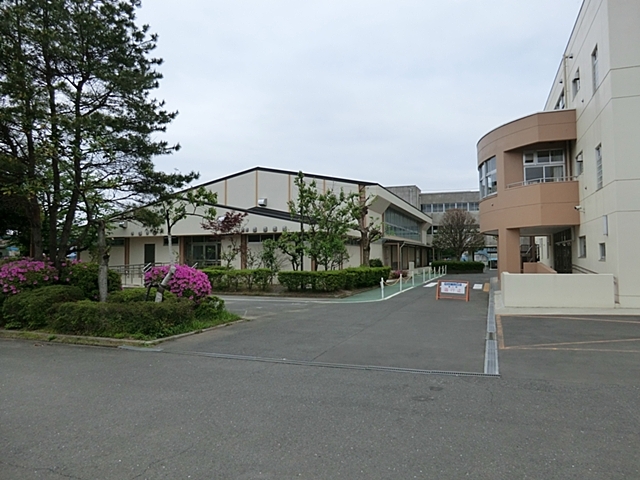 小学校　稲城市立稲城第七小学校（小学校）まで354m