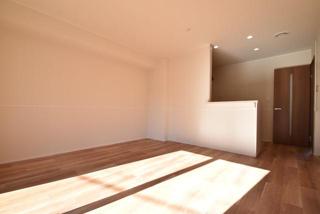 居室・リビング　日当たり良好の明るいリビング♪