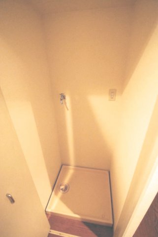 その他設備　隠せる収納タイプの室内洗濯機置場(^^)/