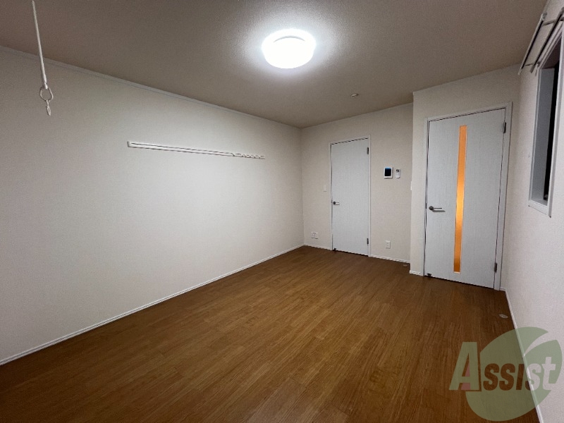 居室・リビング　洋室６．６帖です。フローリングが落ち着きますね。