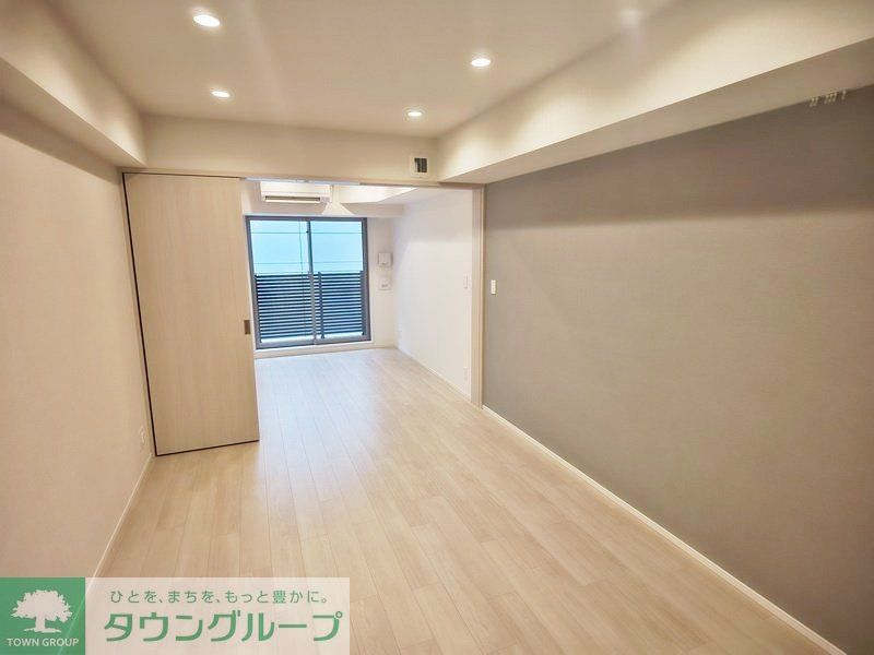 居室・リビング　エントランス