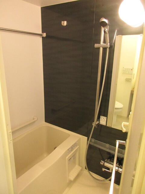 バス・シャワールーム　別部屋参考写真