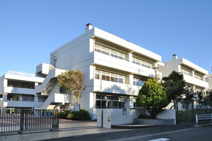 中学校　横浜市立東永谷中学校（中学校）まで509m