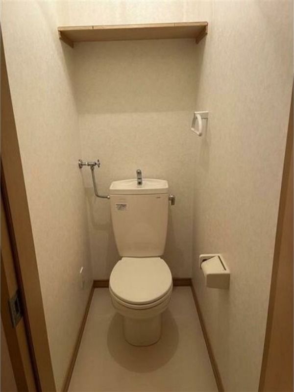 トイレ　別号室の写真です♪